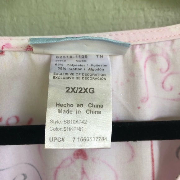 Scrub Top. - Picture 3 of 3